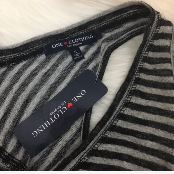 ✨5 FOR $25✨  NWT One Clothing Gray Black Swingy Stripe Tank Top - Picture 6 of 7